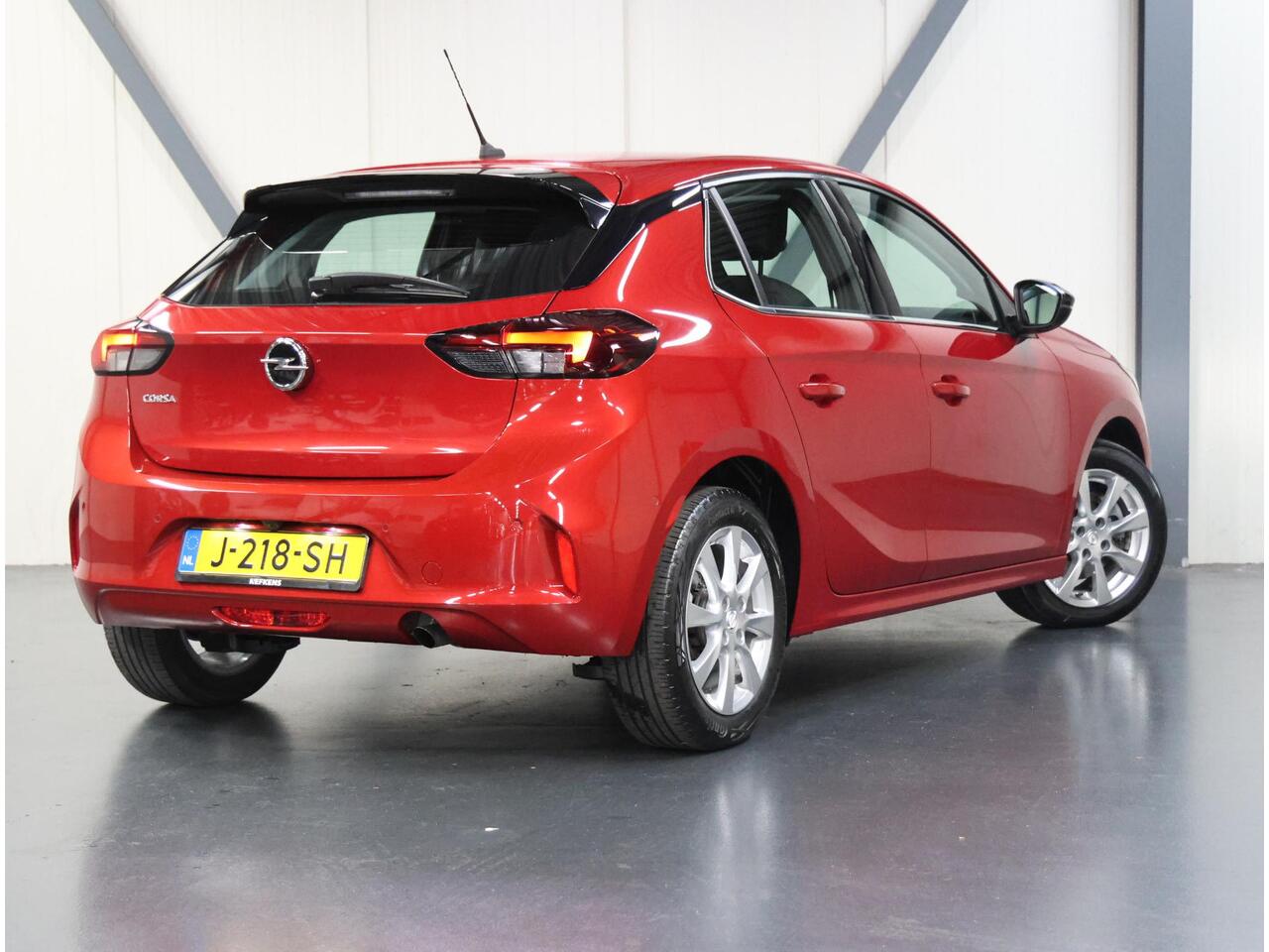 Opel CORSA 100PK Elegance | 1ste eigenaar | Camera | Climate Control | Cruise Control | Armsteun | AppleCarPlay/Android | Keyless | LEER/Stof | Navigatie | Parkeersensoren | Isofix |