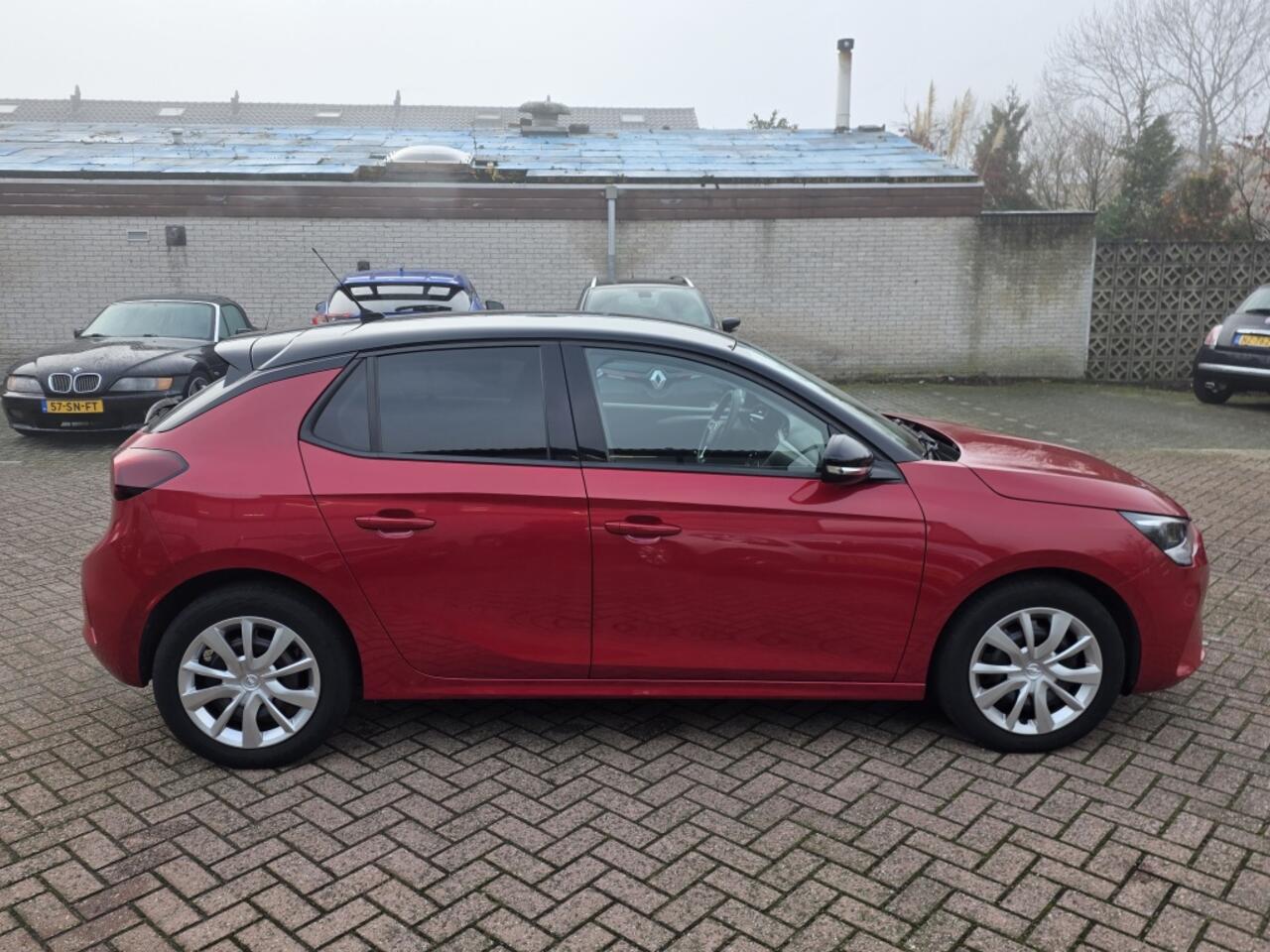 Opel CORSA 1.2 Edition, carplay, camera, parkeersensoren.