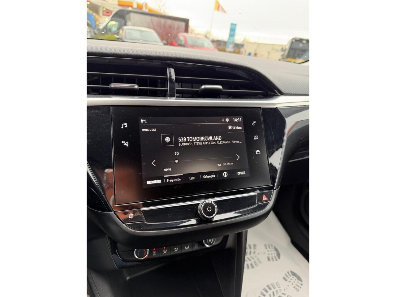 Opel CORSA 1.2 Elegance 6-BAK | NAVIGATIE | KEYLESS GO/ENTRY | APPLE CARPLAY / ANDROID | CRUISE CONTROL | AIRCO\ECC | LED KOPLAMPEN | LM-VELGEN