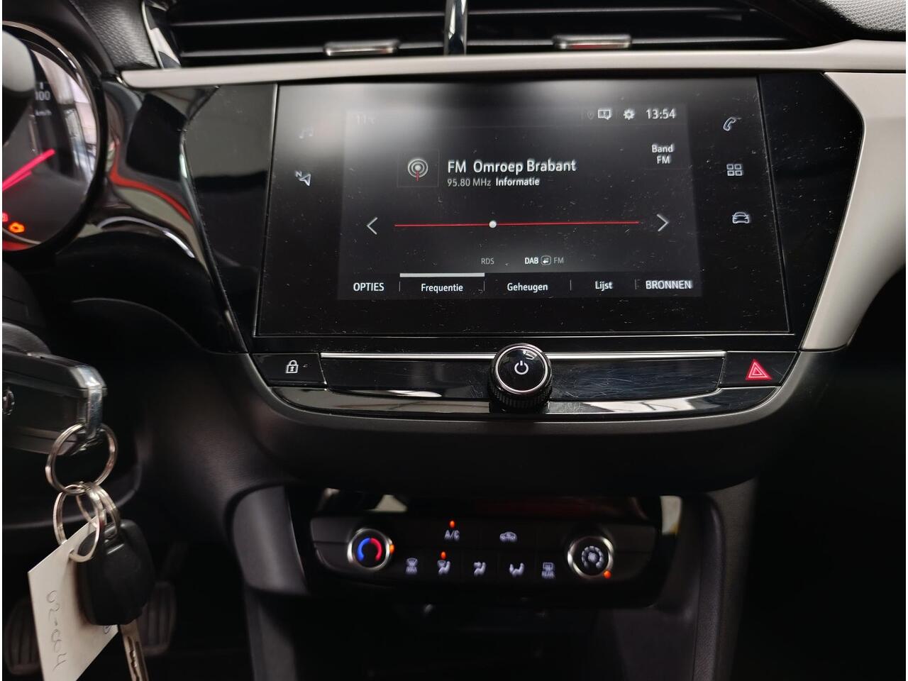 Opel CORSA 1.2 Edition Lichtmetalen velgen | Navigatiesysteem | Cruise control