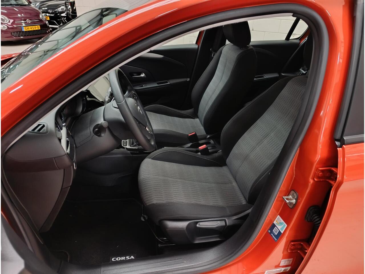 Opel CORSA 1.2 Edition Lichtmetalen velgen | Navigatiesysteem | Cruise control