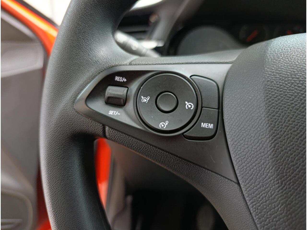 Opel CORSA 1.2 Edition Lichtmetalen velgen | Navigatiesysteem | Cruise control