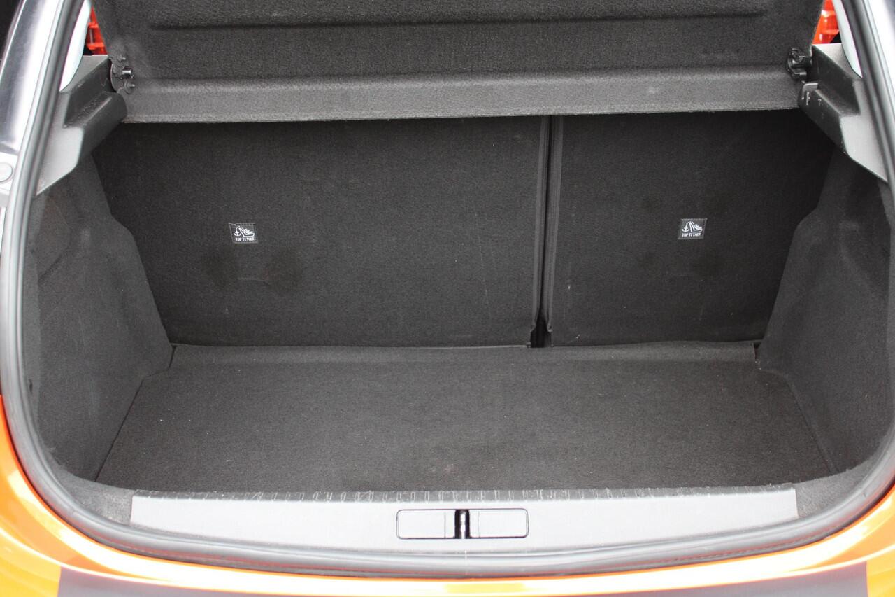 Opel CORSA 1.2 Elegance Automaat/AppleAndroid Nieuwe distributie!!