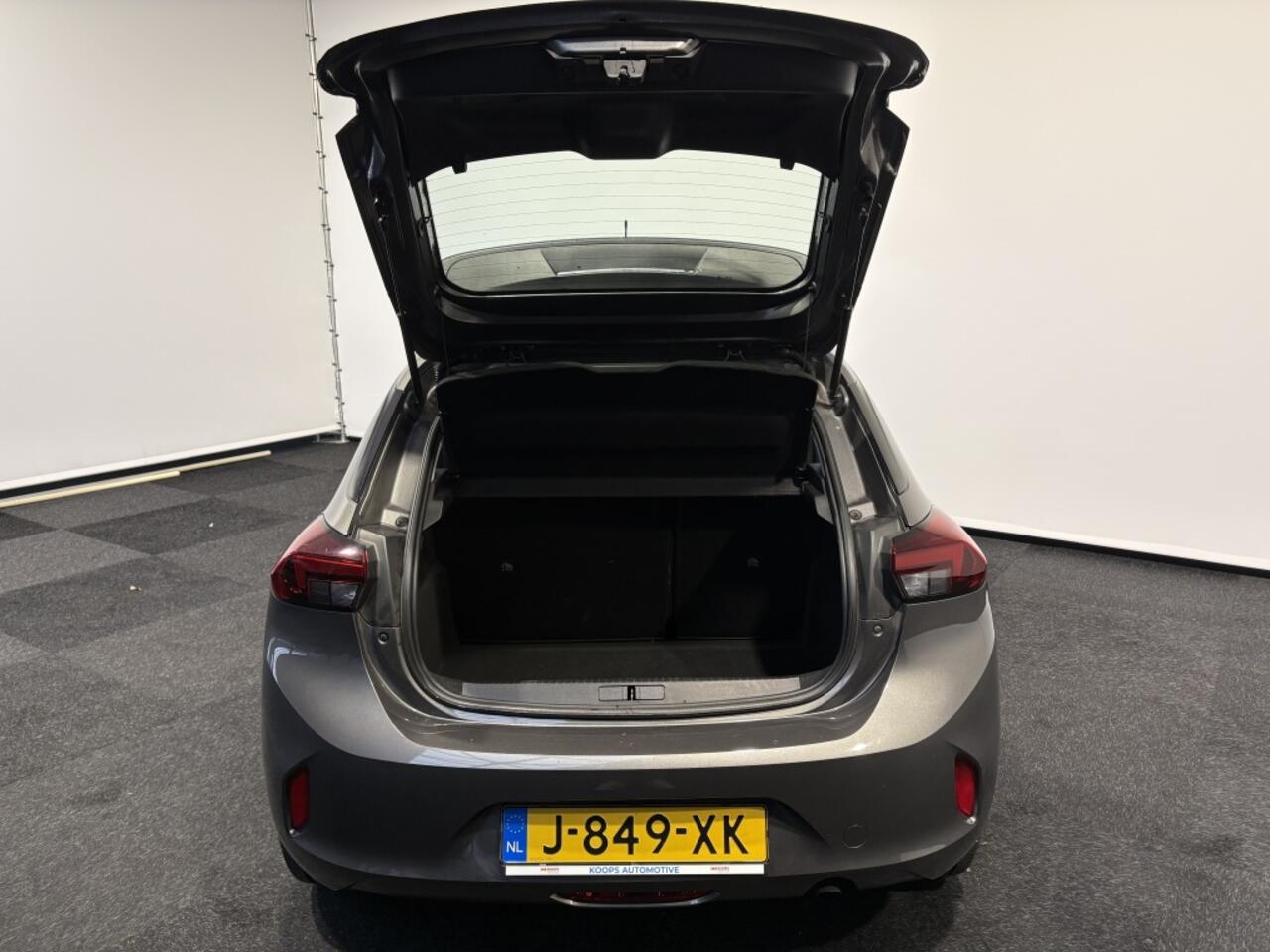 Opel CORSA 1.2 Edition 100 PK Full navigation Car play Cruise control Airco