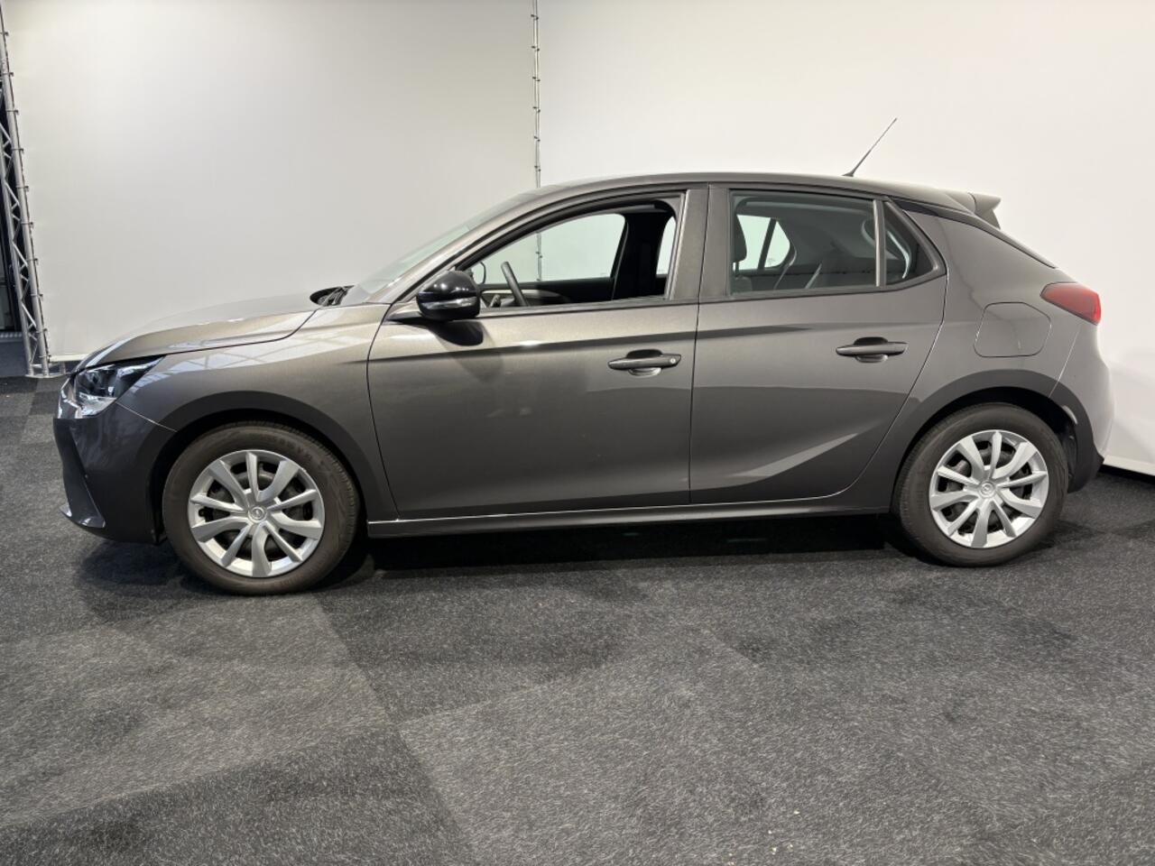 Opel CORSA 1.2 Edition 100 PK Full navigation Car play Cruise control Airco
