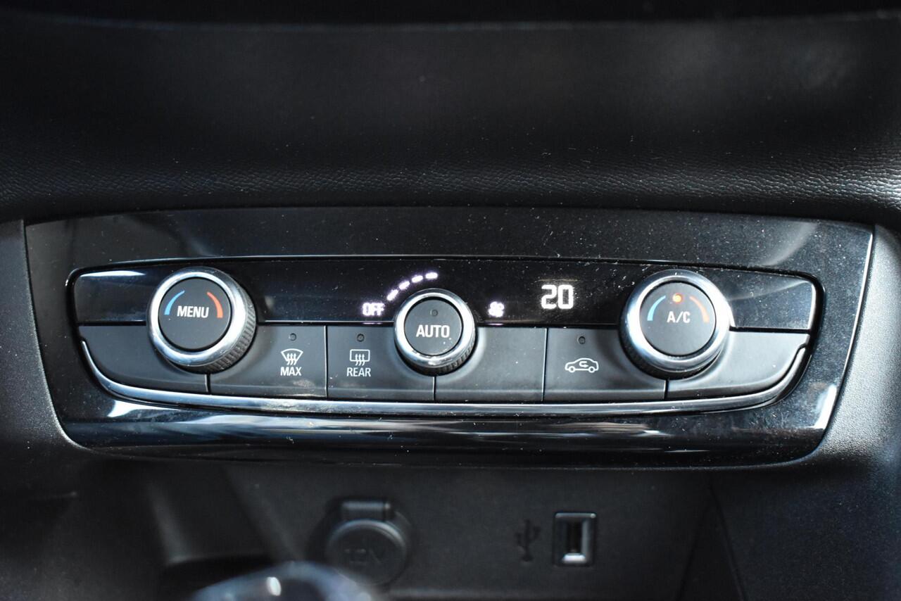 Opel CORSA 1.2 GS Line | Carplay / Camera / Sport-rijmodus