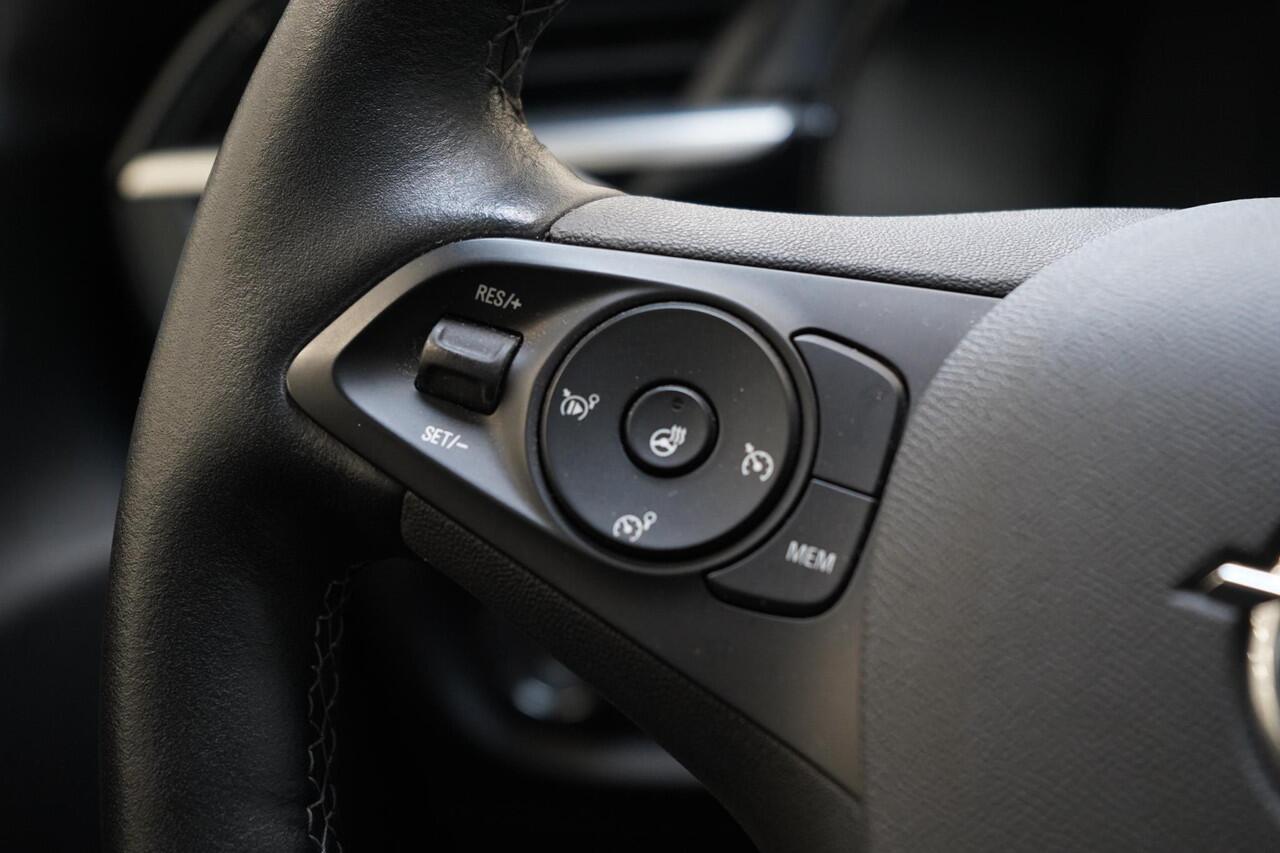 Opel CORSA 1.2 Elegance | Panoramadak | Climate control | Camera | Cruise control | Two-Tone | Stoelverwarming