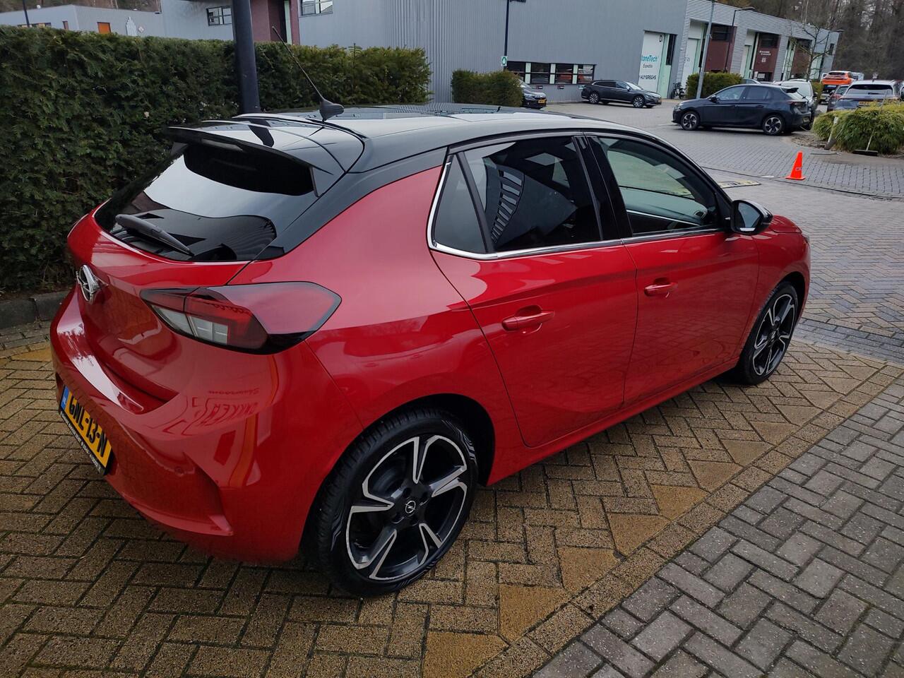 Opel CORSA 1.2 Elegance, Panoramadak, LED, Halfleder, Riem vervangen, Camera