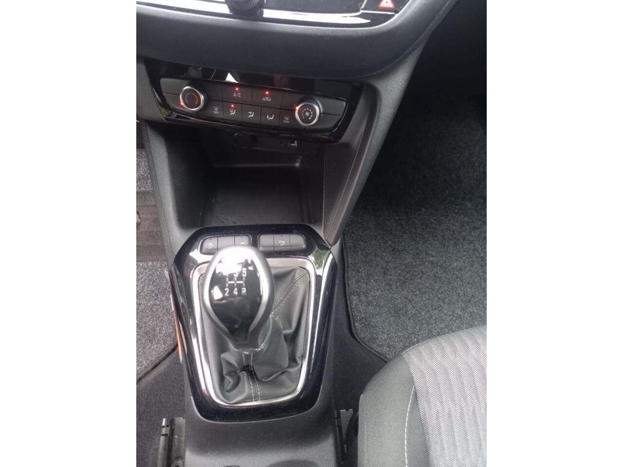 Opel CORSA 1.2 Edition