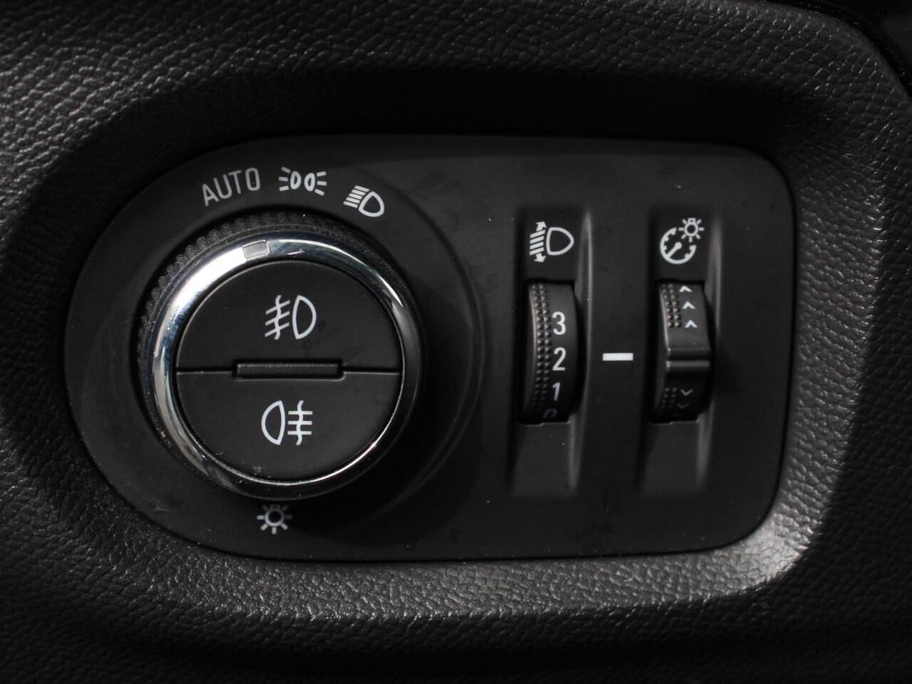 Opel CORSA 1.2 turbo 102pk Elegance | Navigatie | Apple Carplay/Android Auto | Climate Control | Camera | Parkeer sensoren V+A | Lichtmetalen Velgen | Cruise Control