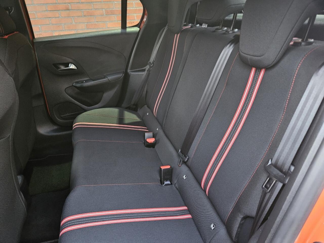 Opel CORSA 1.2 100PK GS Line Carplay Verwarmde stoelen en stuur Sportpack