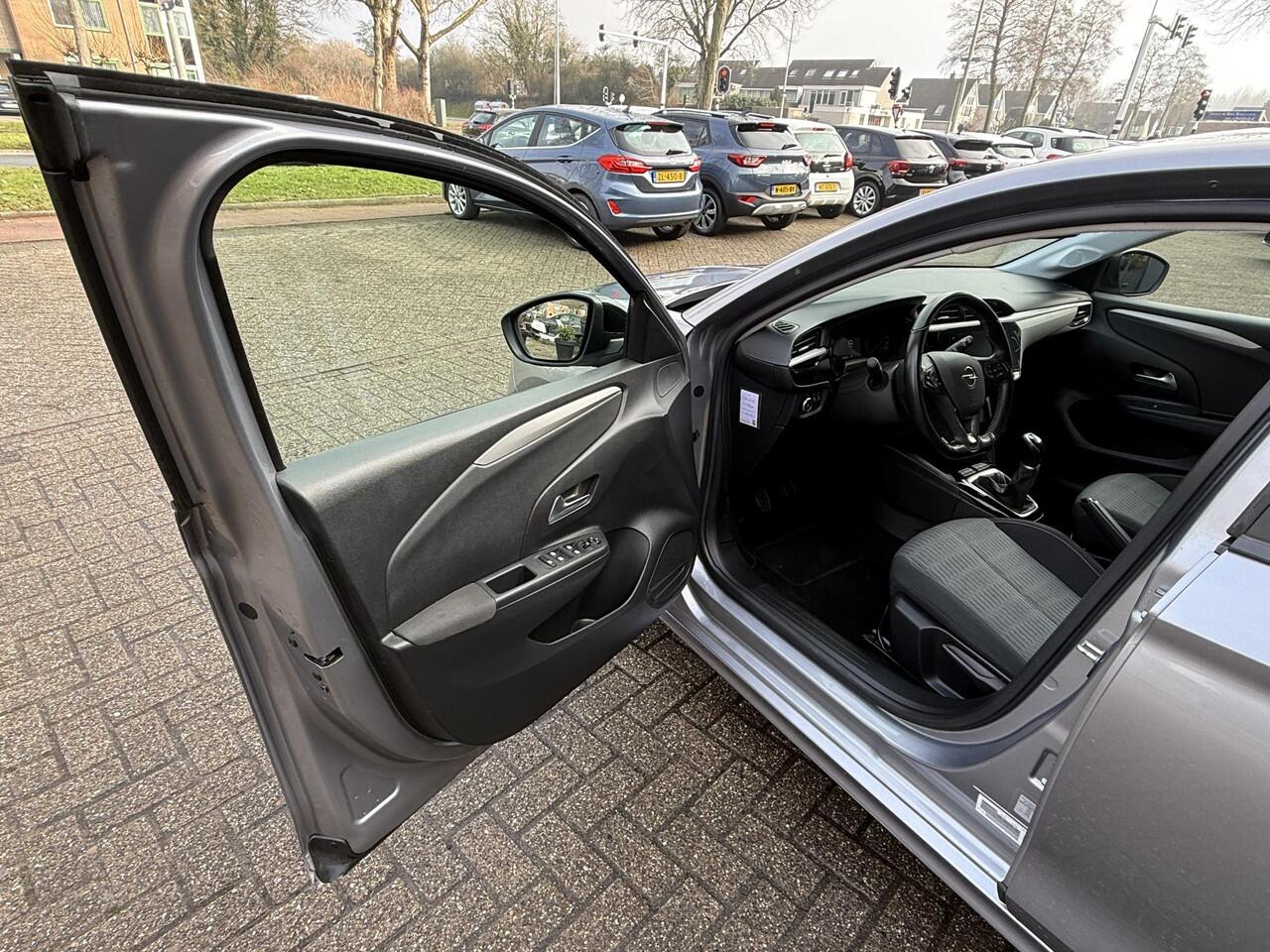 Opel CORSA 1.2 Edition / Airco/ Navigatie/ Cruise/ Apple carplay/ PDC/ LMV