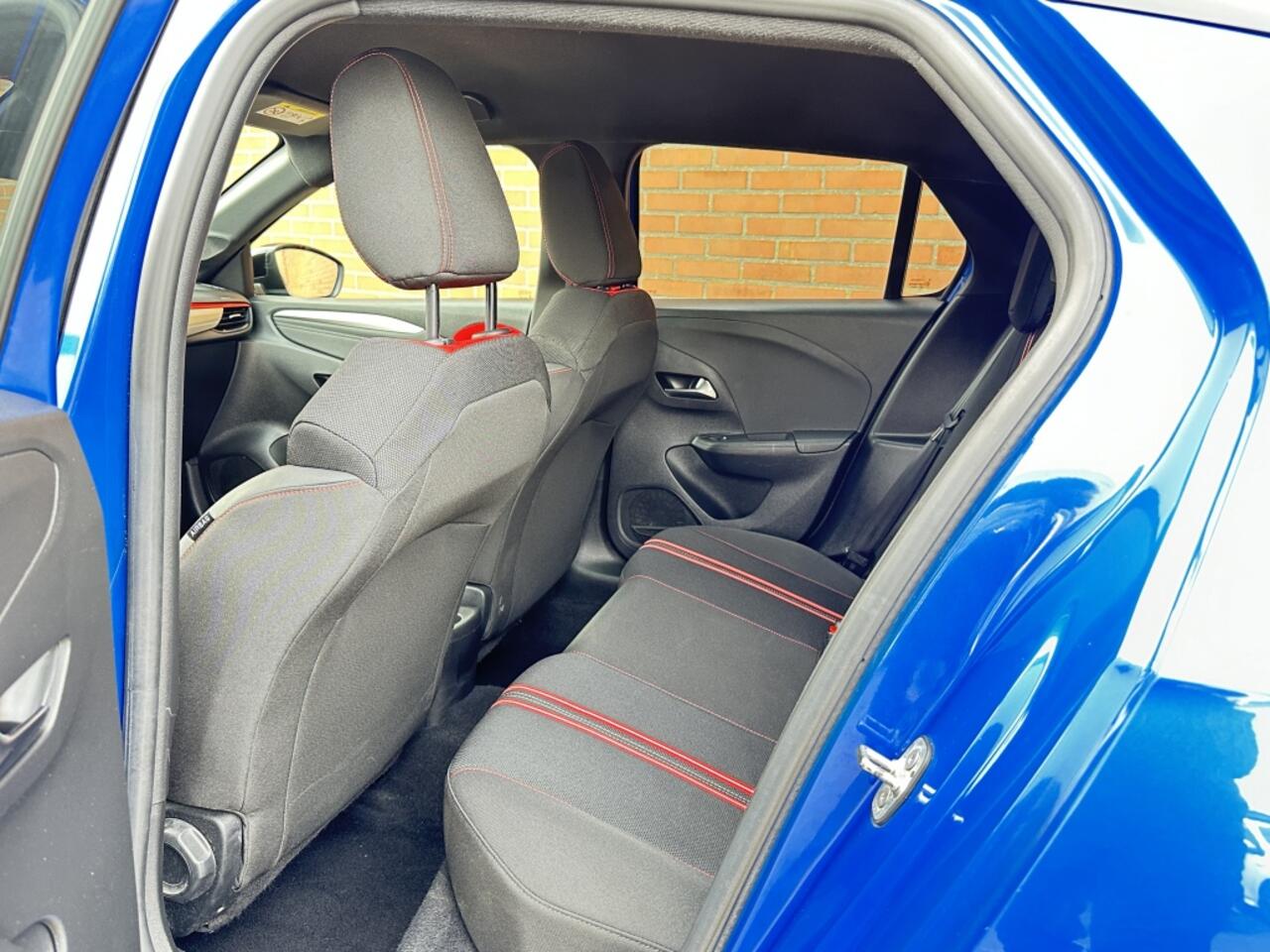 Opel CORSA 1.2 100PK GS Line Carplay Verwarmde Stoelen en Stuur Sportpack