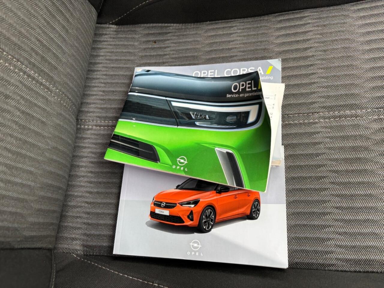 Opel CORSA 1.2 ELEGANCE NAVI AIRCO CRUISE CONTROL LMV