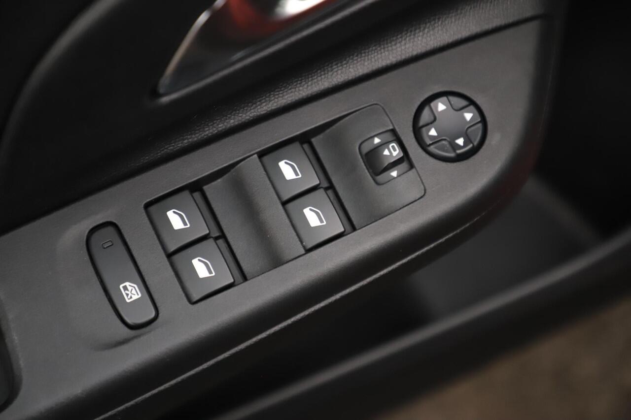 Opel CORSA 1.2 Elegance 102PK Lesauto Dubbele Bediening Half Leder 16 inch LMV Keyless Virtual Cockpit Climate Cruise Control Navigatie Achteruitrijcamera LED Parkeersensors Dodehoek