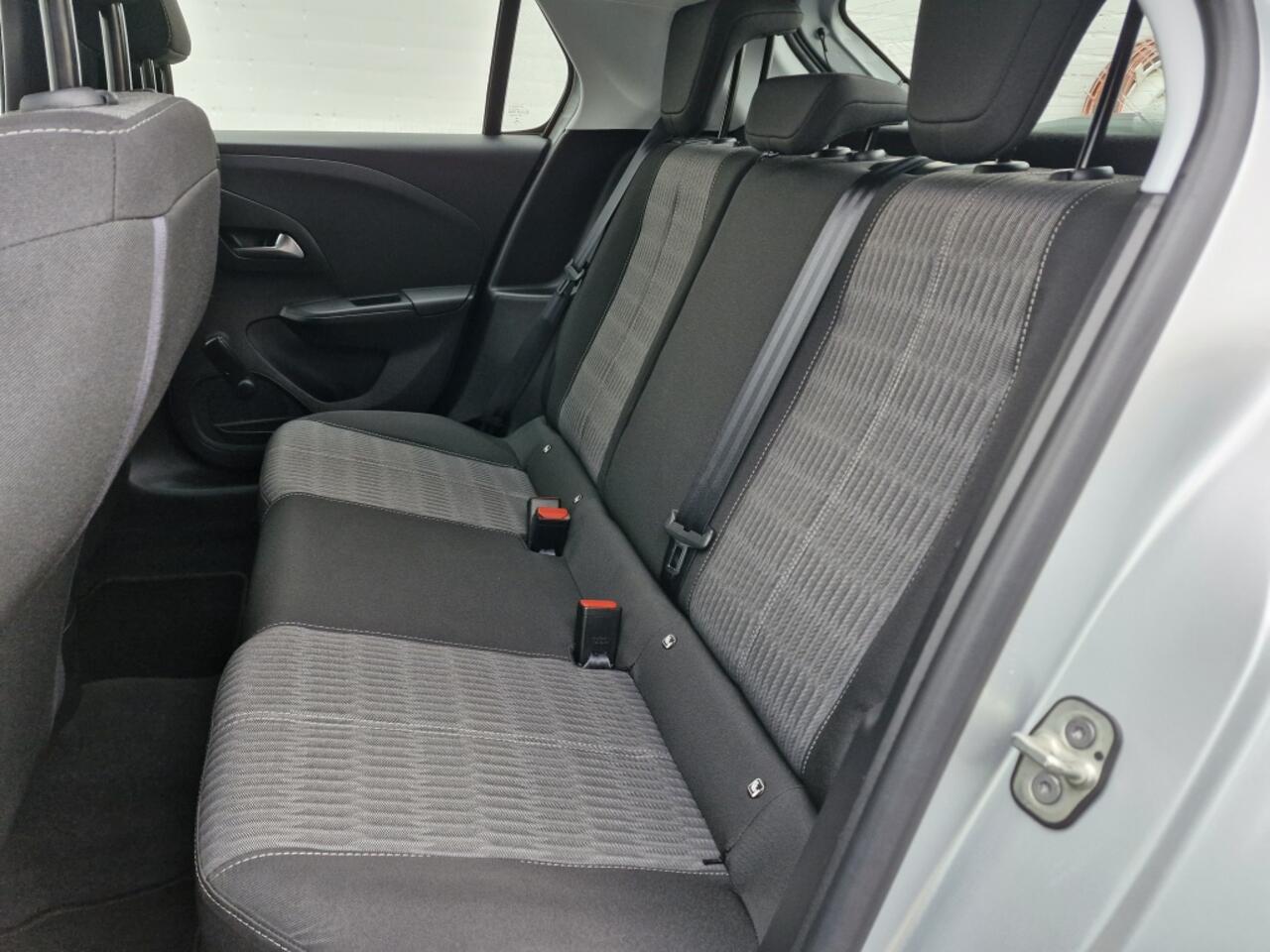 Opel CORSA 1.2 Edition | Navigatie | Licht- En Zicht Pakket