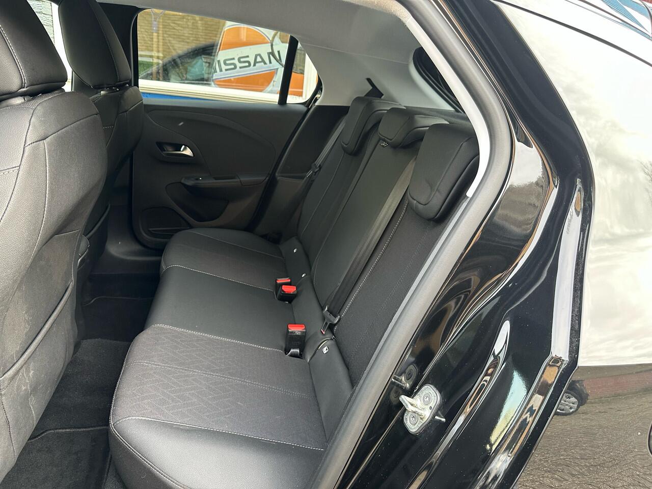 Opel CORSA 1.2 Elegance Navigatie Apple carplay Parkeersensoren Rijklaar