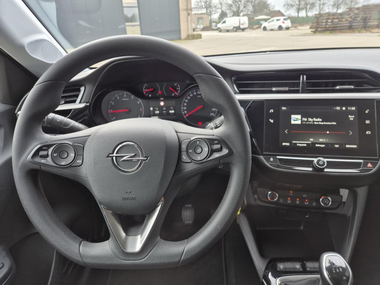 Opel CORSA 1.2 Edition | apple carplay | lane assistance