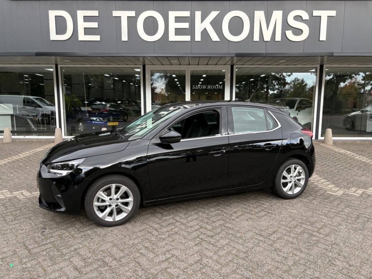 Opel CORSA 1.2 T Automaat Winterpakket Navigatie app Airco PDC Leder Half
