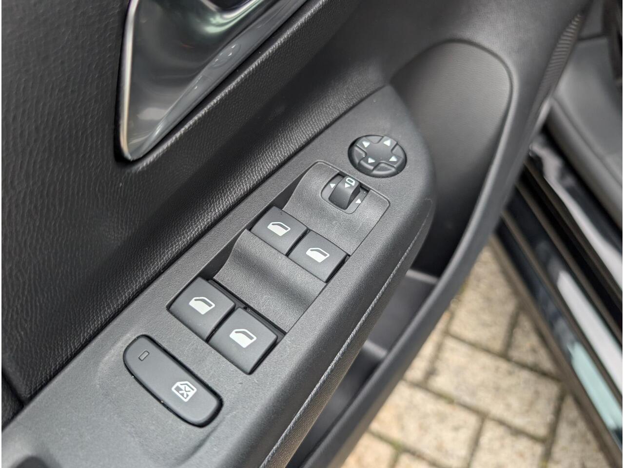 Opel CORSA GS 1.2 Turbo 100pk EAT8 | LED MATRIX | 180° CAMERA + SENSOREN | NAVI PRO | CLIMATE CONTROL | STOEL + STUURVERWARMING | ISOFIX | DAB+ |