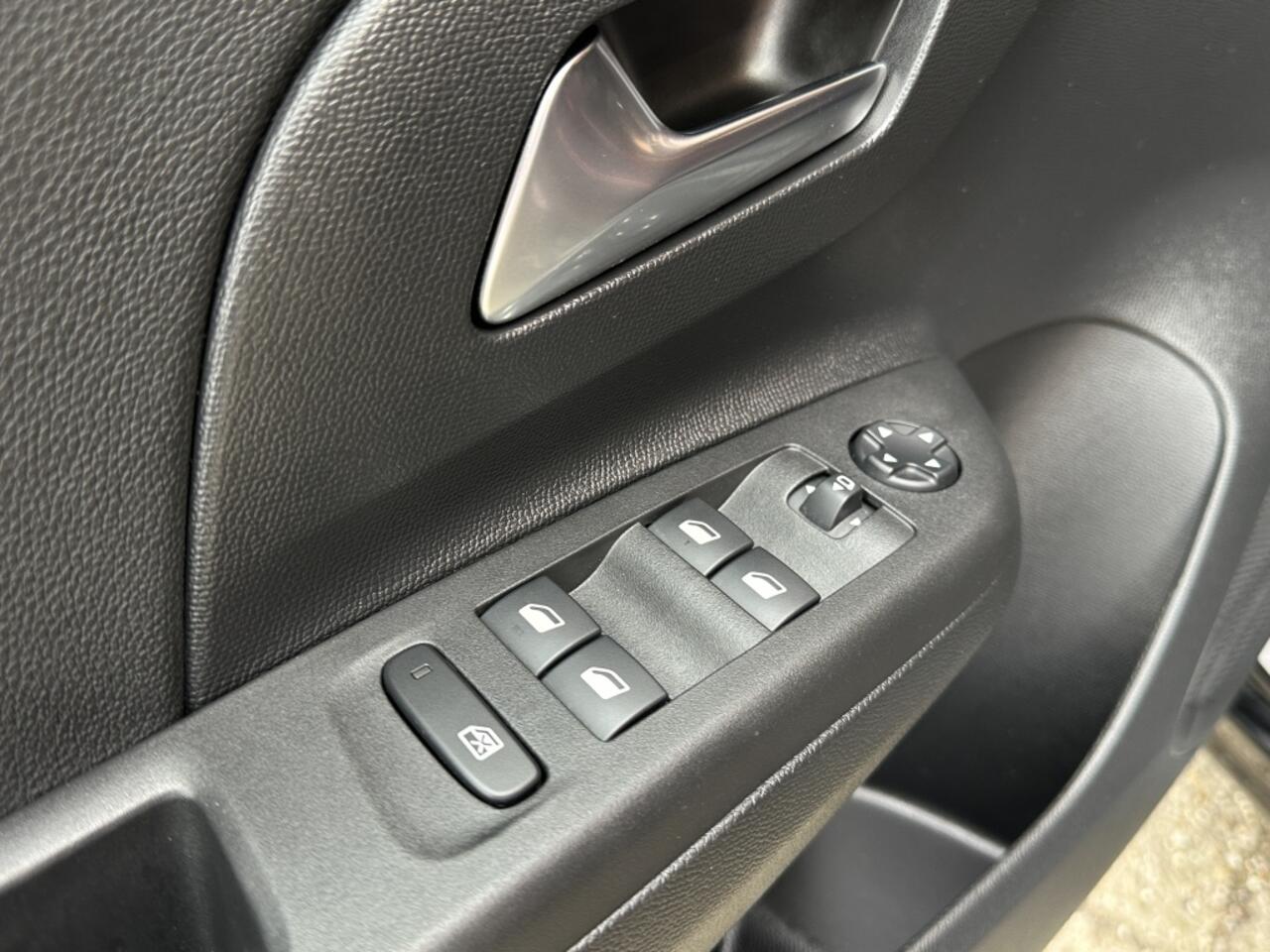 Opel CORSA 1.2 Level 4 Ultimate 100PK Carplay Half leder