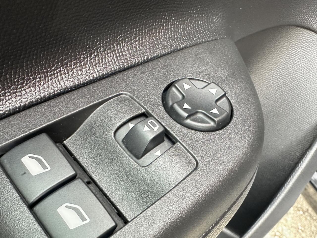 Opel CORSA 1.2 Level 4 Ultimate 100PK Carplay Half leder