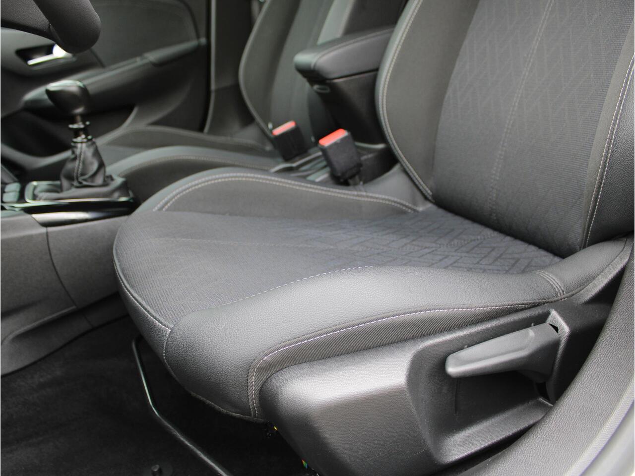 Opel CORSA 1.2 Level 3 | Apple Carplay / Airco / Camera