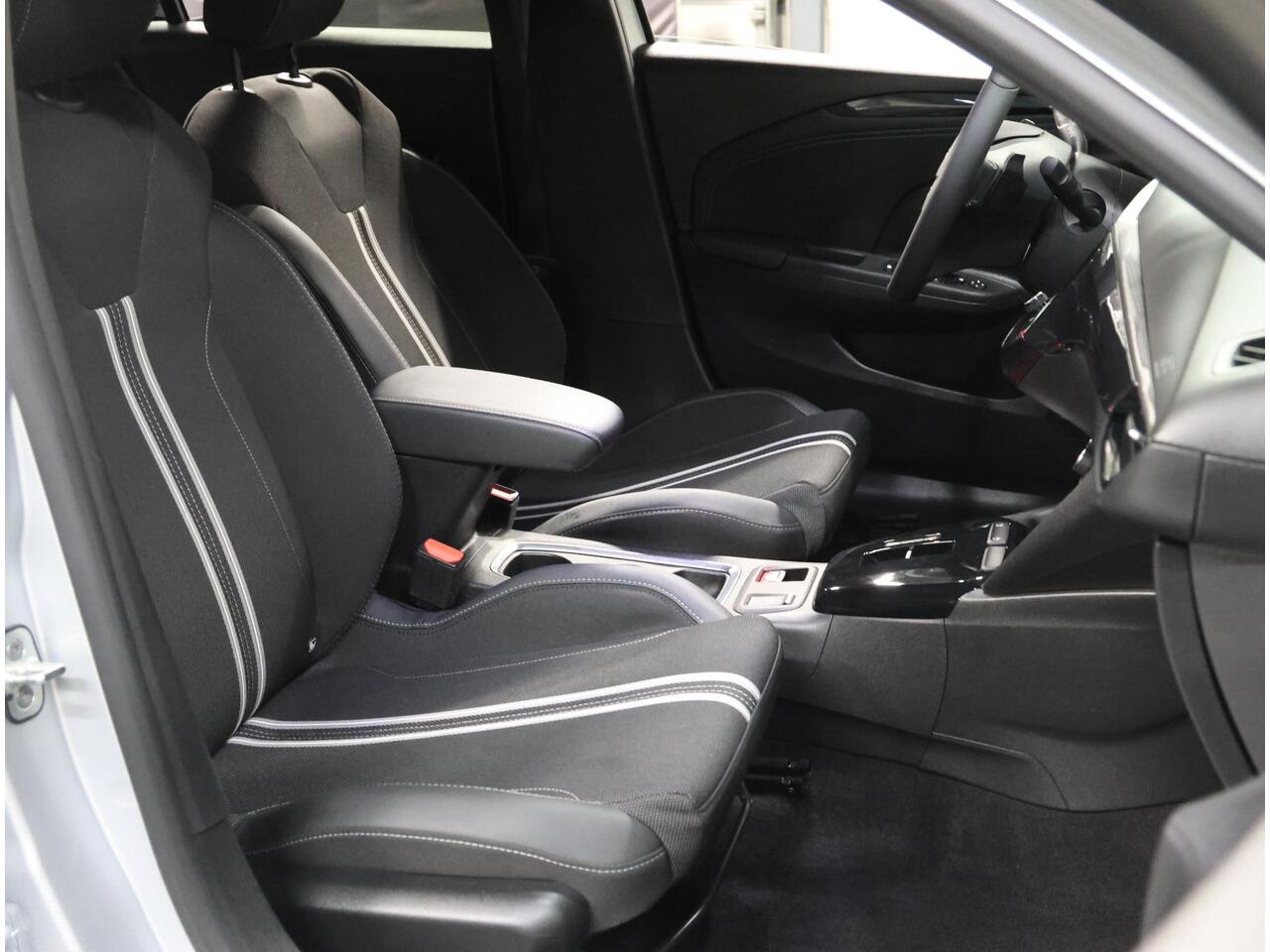 Opel CORSA 1.2 100PK Turbo Hybrid GS | AppleCarplay/AndroidAuto | Climate Control | Cruise Control | 10"scherm | Camera | Navigatie | LM velgen | Keyless | Two-Tone | LED | Parkeersensoren | Privacy Glass | Isofix |