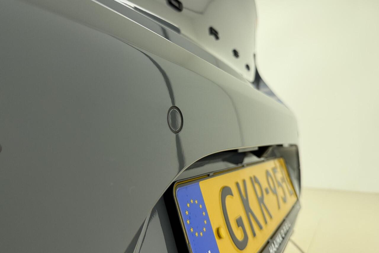 Opel CORSA 1.2 Turbo Hybrid GS 145 PK Automaat | Navigatie via Carplay | Cruise control | DAB radio | Camera | Zwart dak | Parkeersensoren