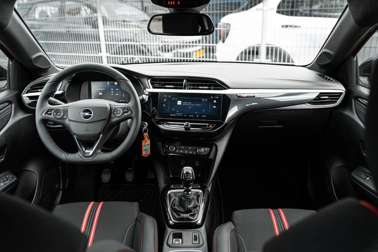 Opel CORSA 1.2 Turbo Yes | Stoel- en stuurverwarming | Apple Carplay / Android Auto | LED Koplampen | Cruise Control | DAB+ radio |