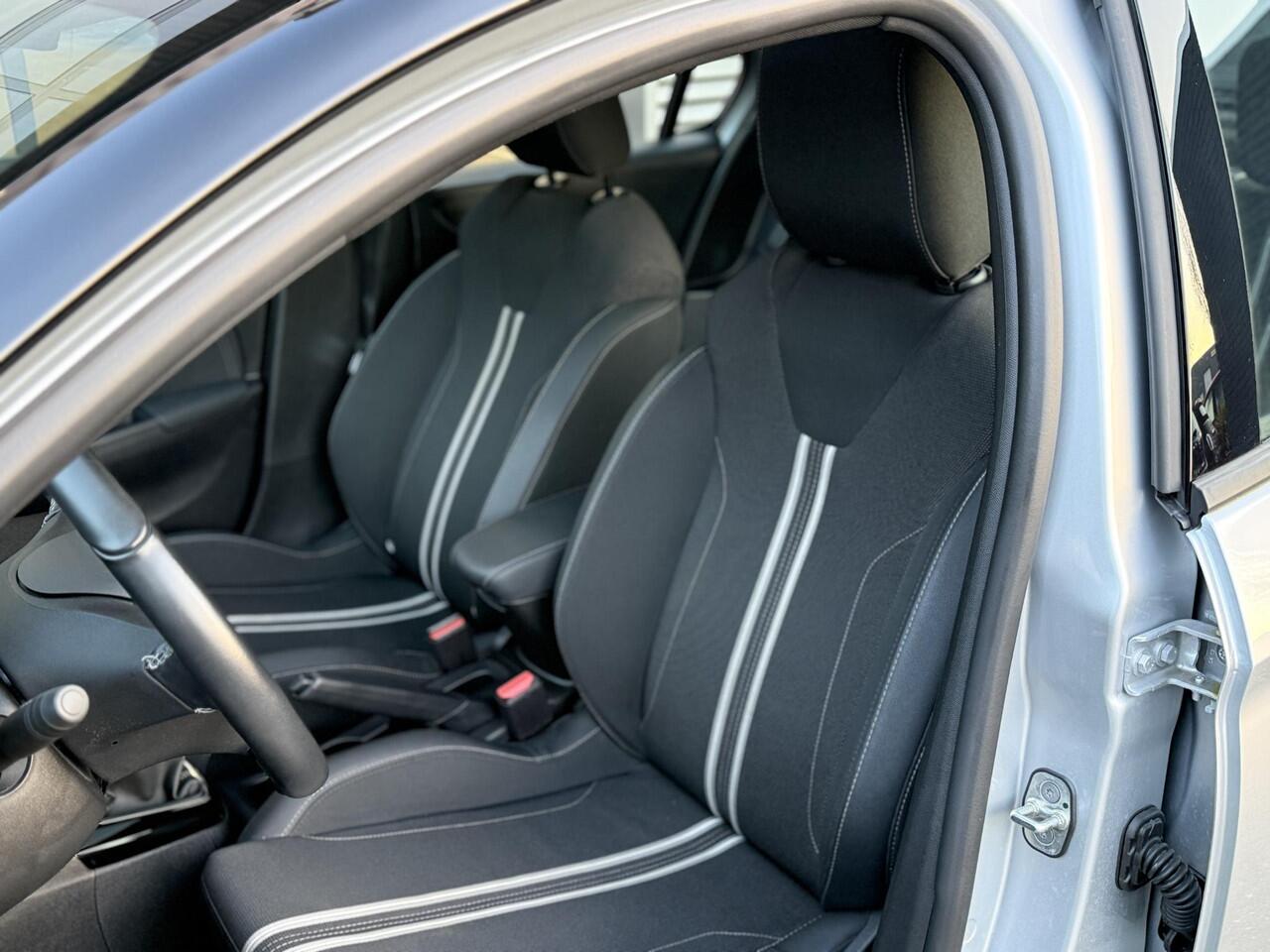 Opel CORSA 1.2 GS l Panoramadak l Stoelverwarming l Camera