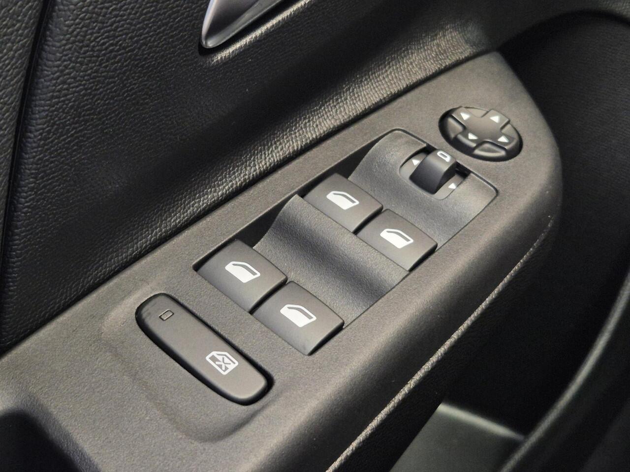 Opel CORSA 1.2 Turbo Hybrid Yes Automaat | Apple Carplay/Android Auto | Parkeersensoren Achter | Stoelverwarming | Stuurverwarming |