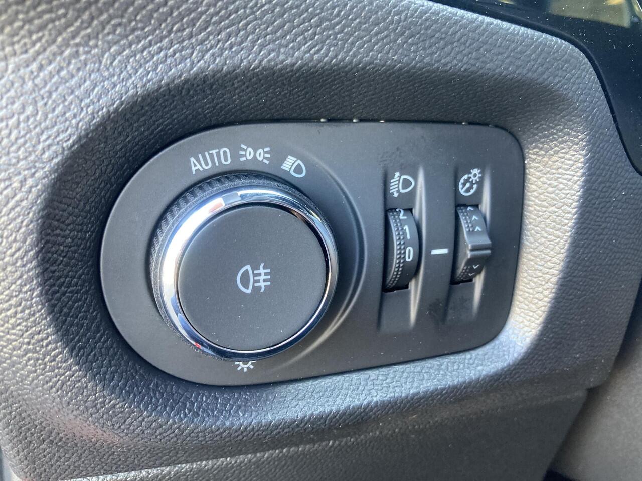 Opel CORSA 1.2 Turbo 110pk Hybrid Automaat Yes | Navi via Apple Carplay / Android Auto | Cruise control | LED koplampen | Parkeersensoren | Sportstoelen | Stoel- en Stuurverwarming | Zwart dak