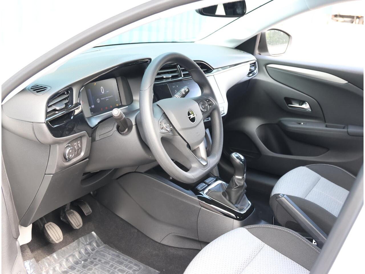 Opel CORSA 1.2 Edition | Incl. ¤3.359 korting! | Airco | Achteruitrijcamera | Parkeersensoren Voor en Achter | Dodehoekdetectie | Apple Carplay/ Android Auto |