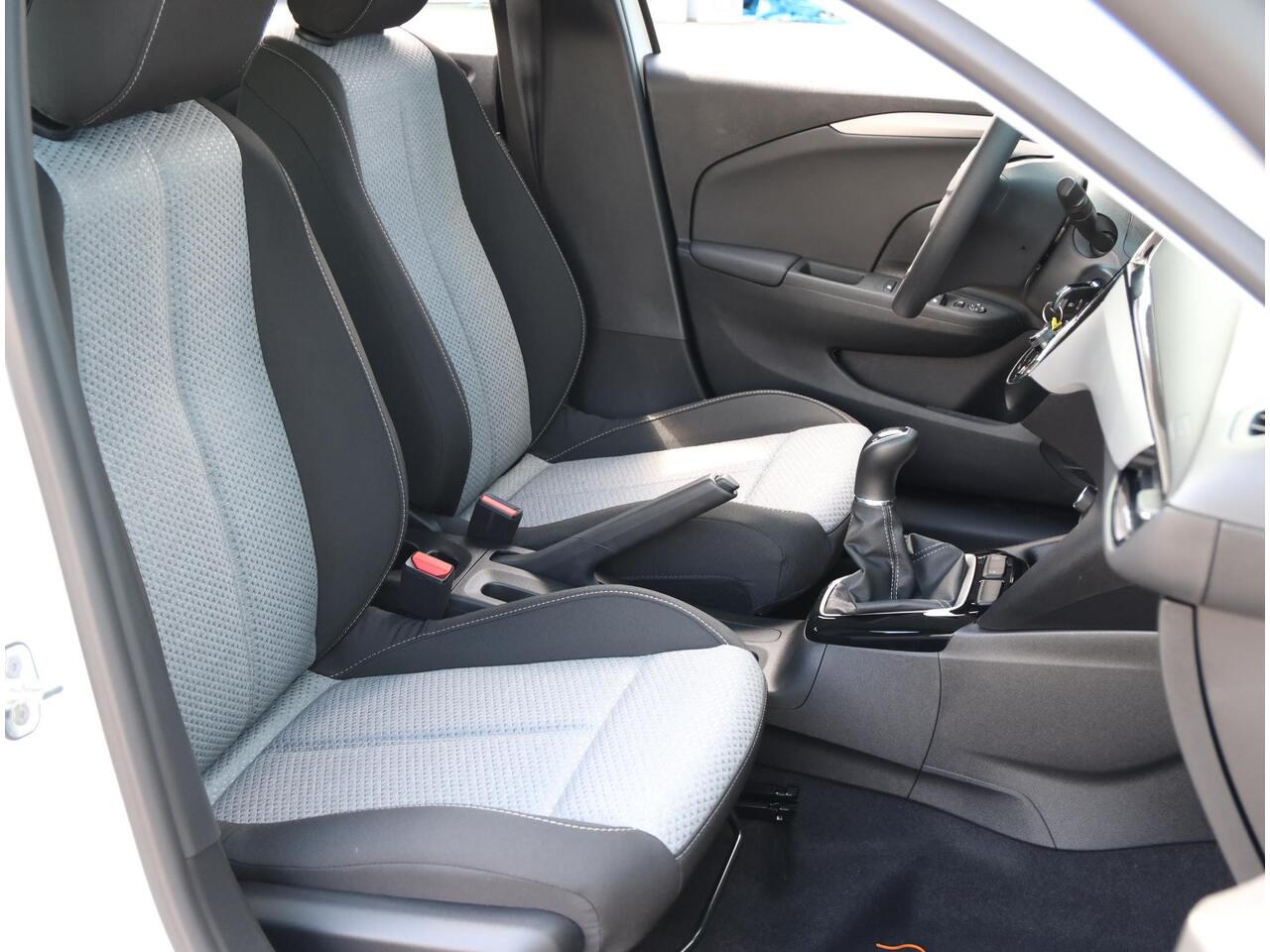 Opel CORSA 1.2 Edition | Incl. ¤3.359 korting! | Airco | Achteruitrijcamera | Parkeersensoren Voor en Achter | Dodehoekdetectie | Apple Carplay/ Android Auto |