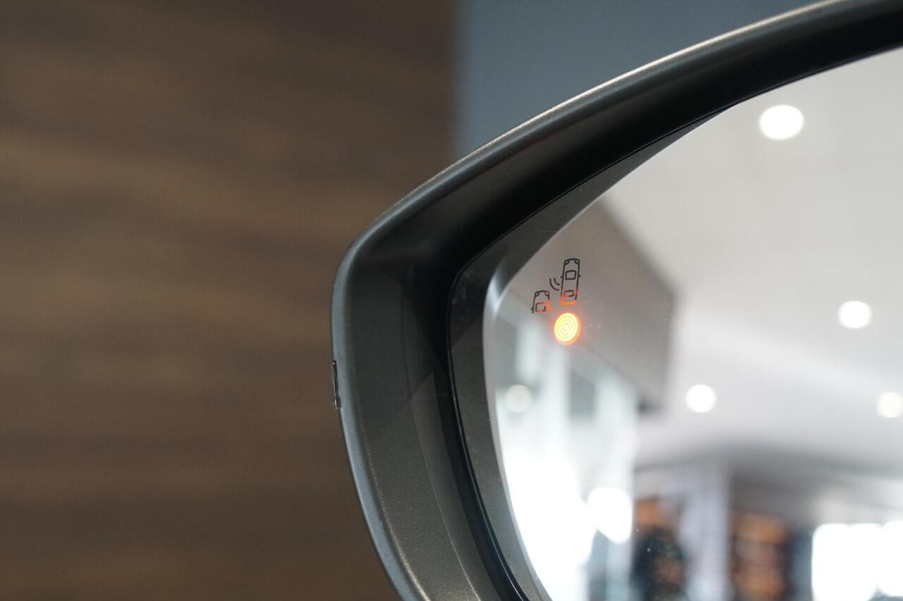 Opel CORSA 1.2 GS + KEYLESS / CAMERA / DODEHOEKDETECTIE / APPLE CARPLAY