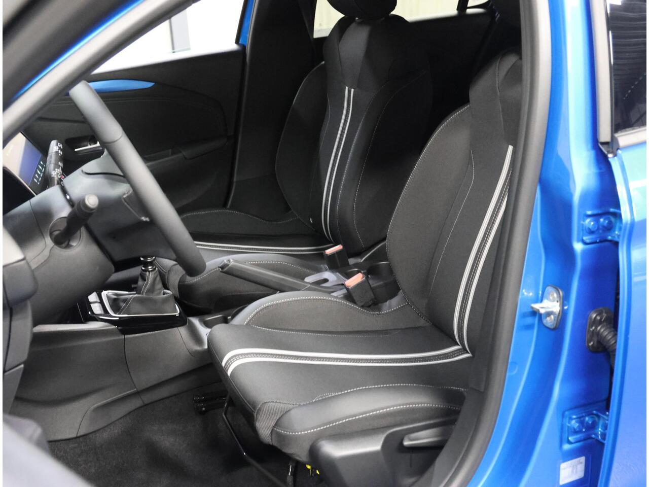 Opel CORSA 1.2 Turbo Yes | Incl. ¤3.349,- Korting! | Stuurverwarming | CruiseControl | AppleCarPlay/AndroidAuto | Airco | Regensensor | Parkeersensoren Achter |