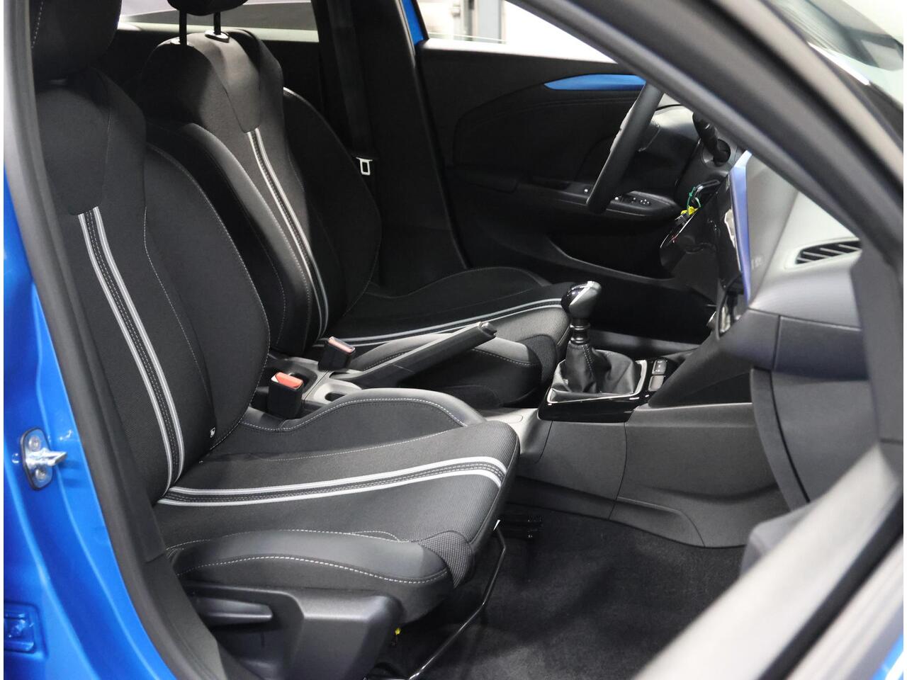 Opel CORSA 1.2 Turbo Yes | Incl. ¤3.349,- Korting! | Stuurverwarming | CruiseControl | AppleCarPlay/AndroidAuto | Airco | Regensensor | Parkeersensoren Achter |