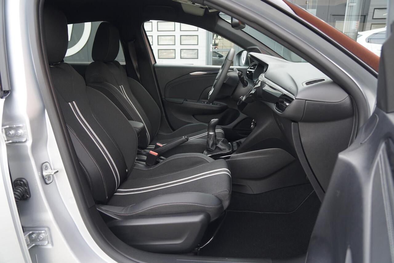 Opel CORSA 1.2 GS + KEYLESS / CAMERA / DODEHOEKDETECTIE / APPLE CARPLAY