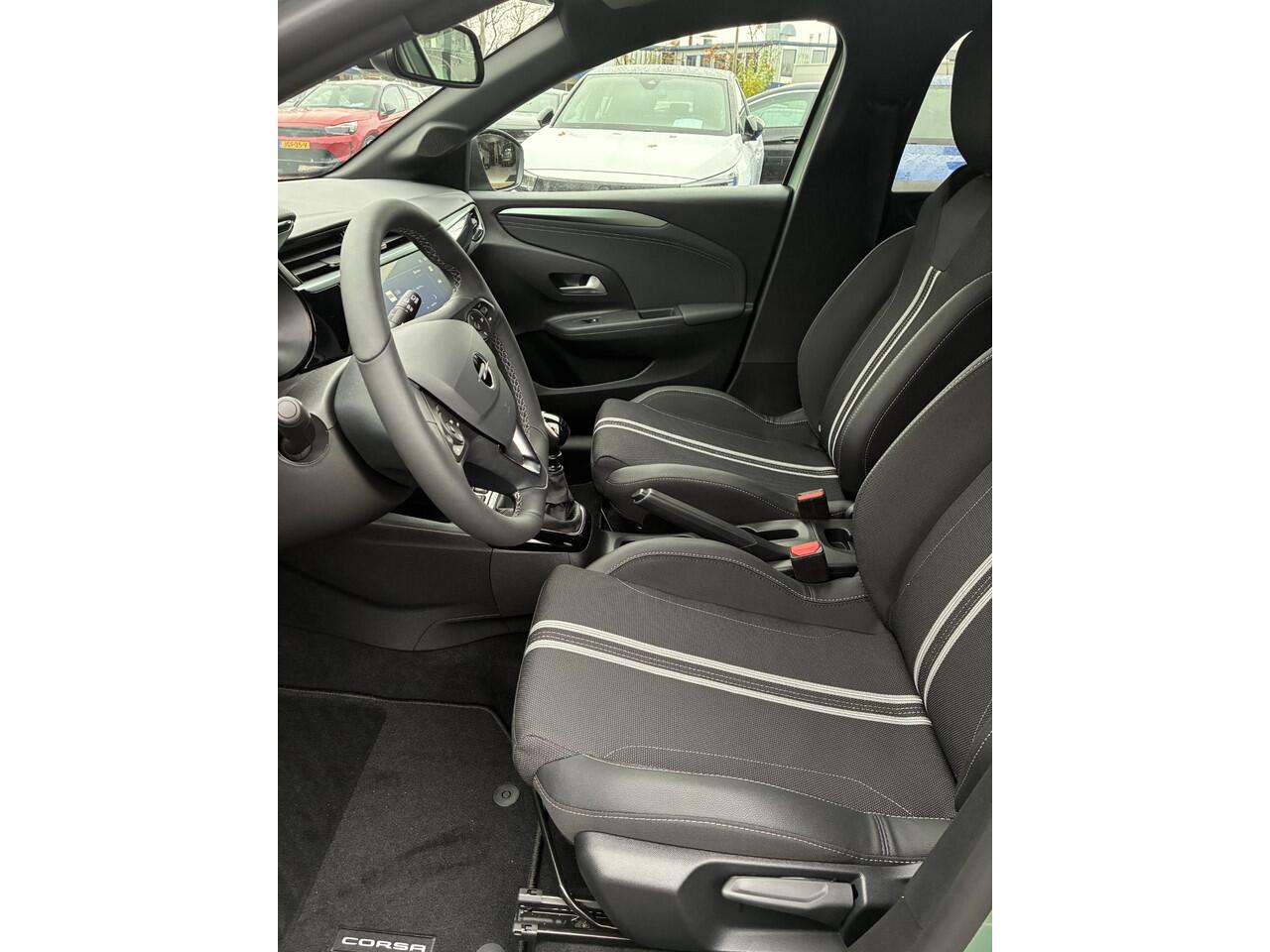 Opel CORSA 1.2 Turbo Yes 100pk | Stoel - Stuurverwarming | Navigatie via Apple Carplay - Android Auto | Lichtmetalen Velgen 17" | Parkeersensoren achter | Airco | Cruise Control | Elektrisch Pakket