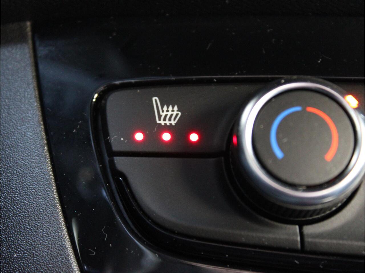 Opel CORSA 1.2 Turbo Hybrid Yes | Automaat | Stoel/stuurverwarming / Parkeersensoren / Airco