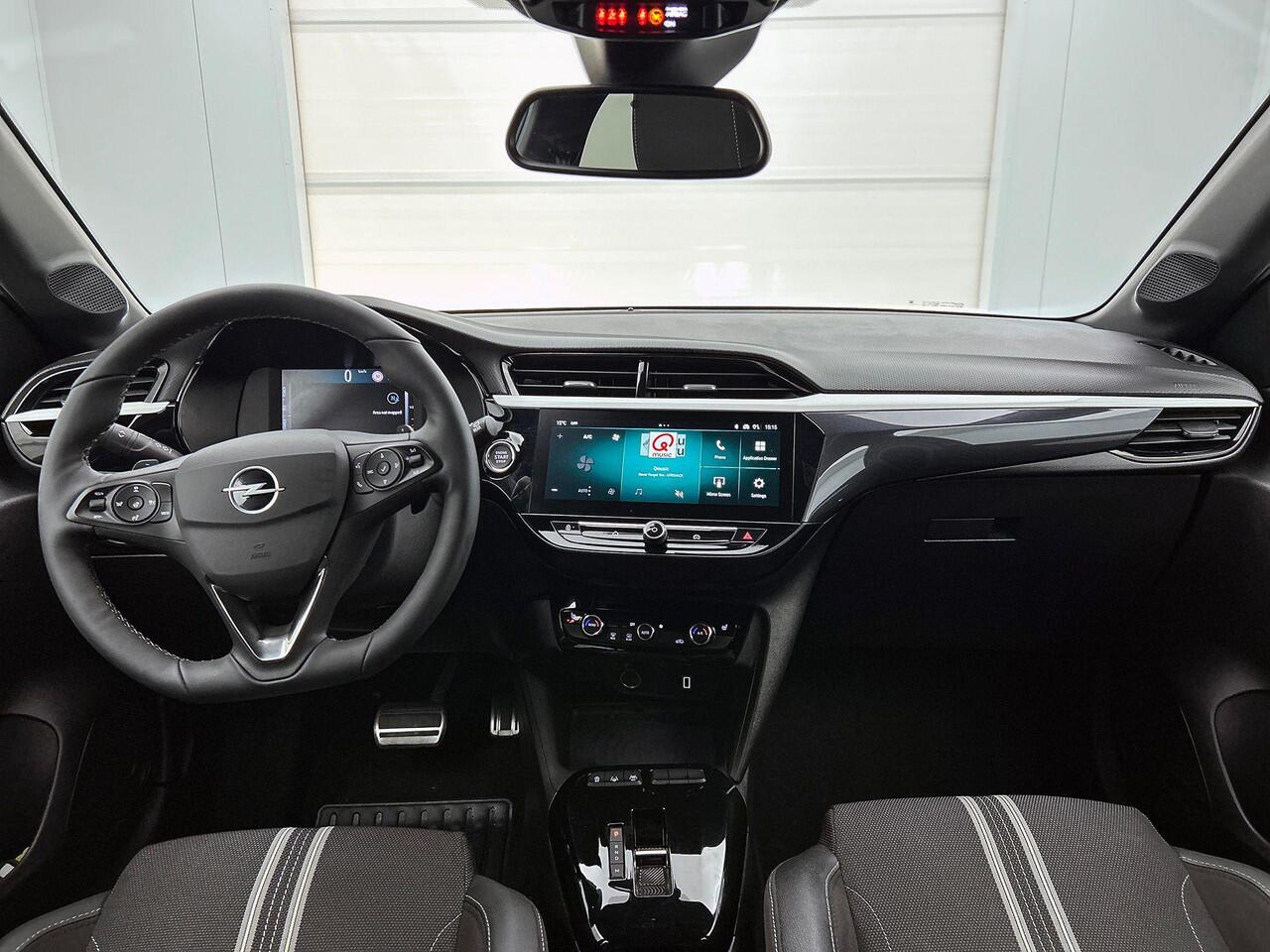 Opel CORSA 1.2 Turbo 136pk Automaat Hybrid GS | DEMO ! | Navigatie | Apple Carplay/ Android Auto | Camera | Parkeersensoren | Cruise Control | Stoel- en stuurverwarming | Airco | Lichtmetalen velgen | Getinte ramen