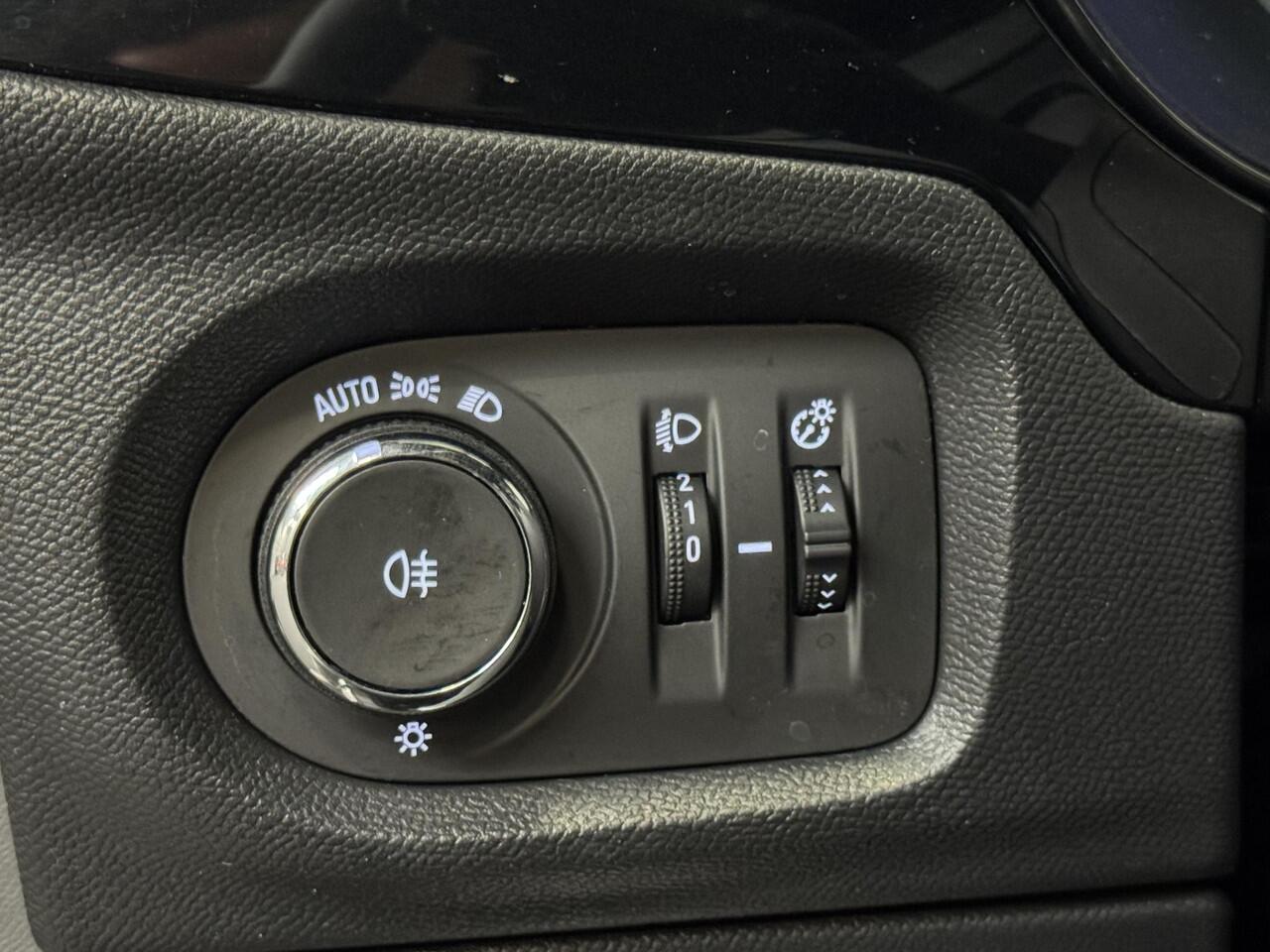 Opel CORSA 1.2 Turbo 110pk Hybrid Automaat GS Navigatie Airco Cruise control Parkeersensoren Apple Carplay/ Android Auto Camera Lichtmetalen velgen LED