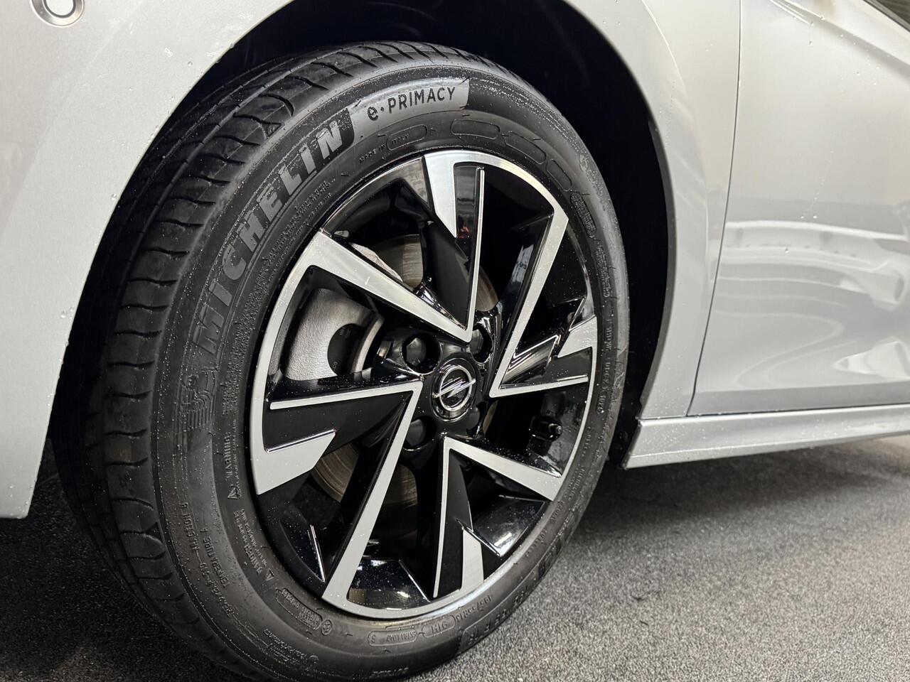 Opel CORSA 1.2 Turbo 110pk Hybrid Automaat GS Navigatie Airco Cruise control Parkeersensoren Apple Carplay/ Android Auto Camera Lichtmetalen velgen LED