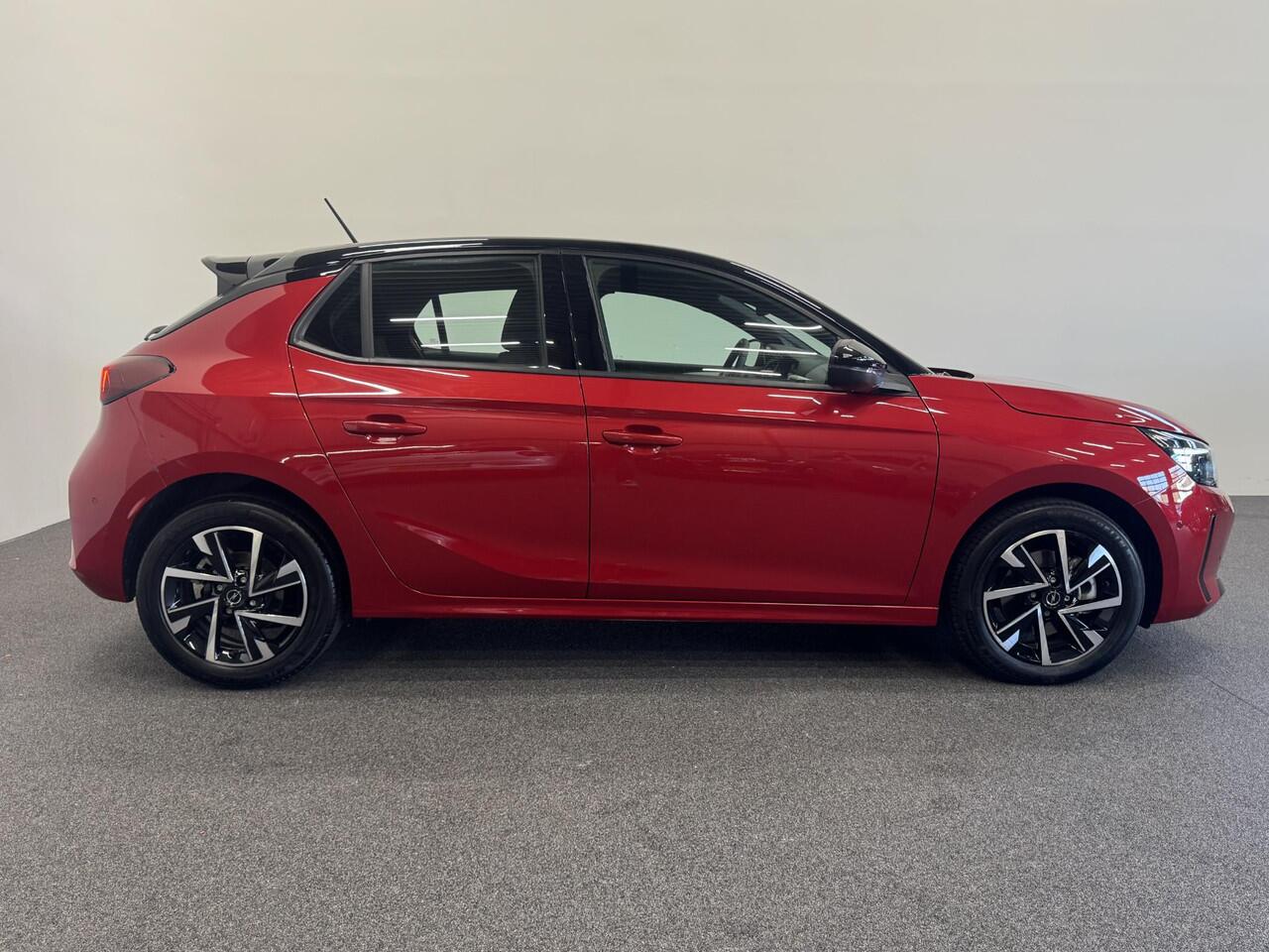 Opel CORSA 1.2 Turbo Hybrid 100pk GS Automaat Navigatie Apple Carplay/Android Auto Camera Parkeersensoren Cruise Control Dodehoek assistent Airco Lichtmetalen velgen Virtual Cockpit Getinte ramen