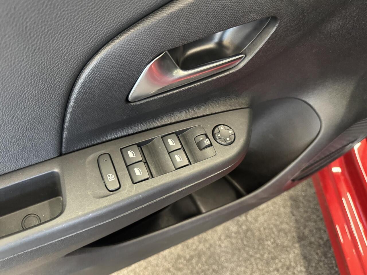 Opel CORSA 1.2 Turbo Hybrid 100pk GS Automaat Navigatie Apple Carplay/Android Auto Camera Parkeersensoren Cruise Control Dodehoek assistent Airco Lichtmetalen velgen Virtual Cockpit Getinte ramen