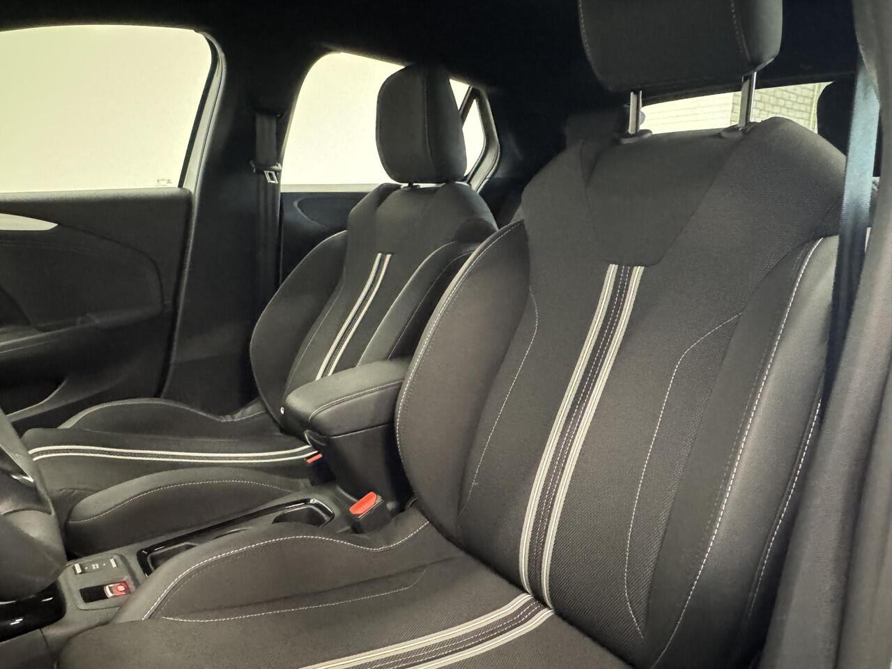 Opel CORSA 1.2 Turbo Hybrid 100pk GS Automaat Navigatie Apple Carplay/Android Auto Camera Parkeersensoren Cruise Control Dodehoek assistent Airco Lichtmetalen velgen Virtual Cockpit Getinte ramen