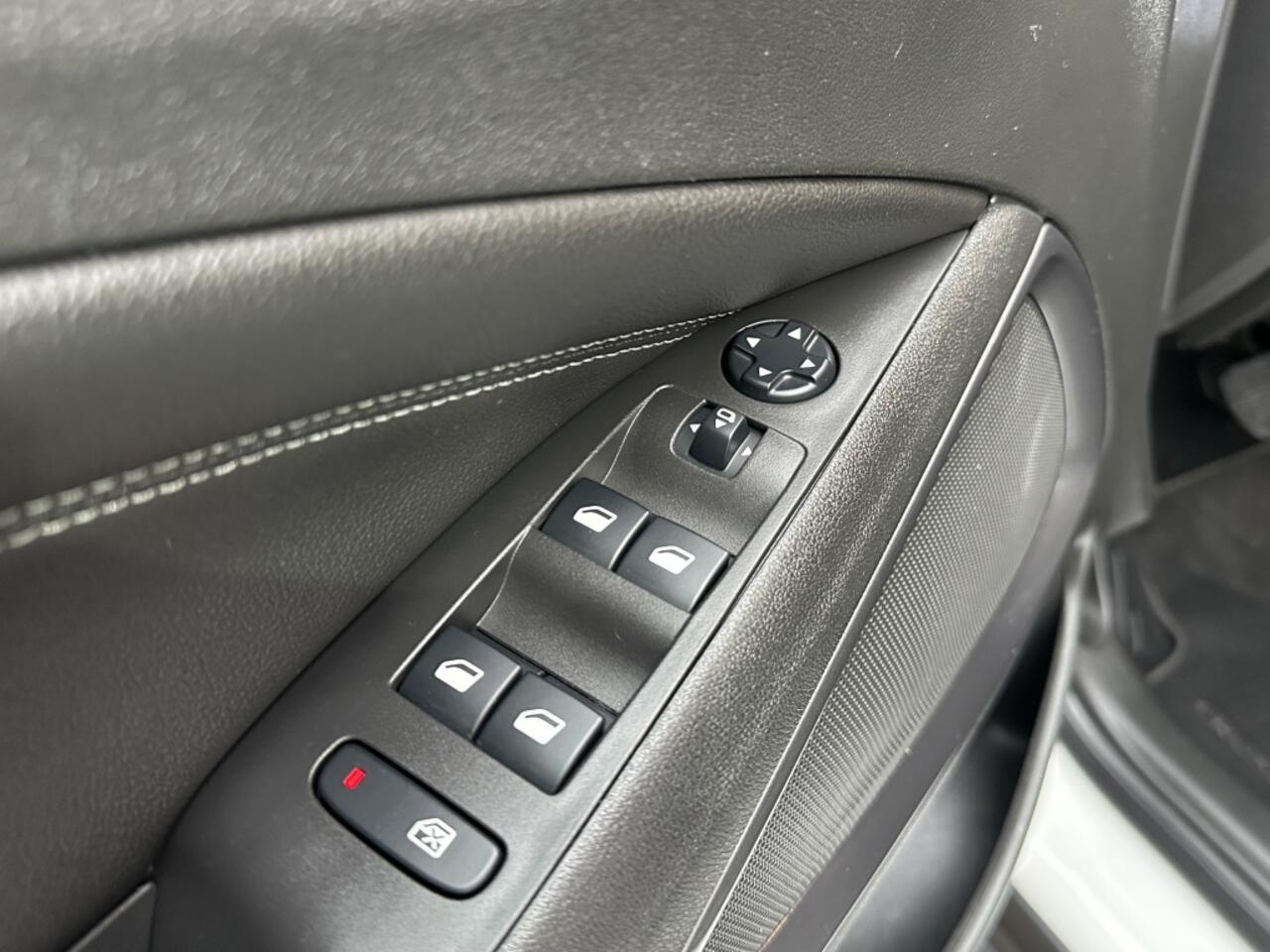 Opel Crossland 1.2 Turbo Elegance 130PK Automaat Winterpack Comforstoelen Carpl