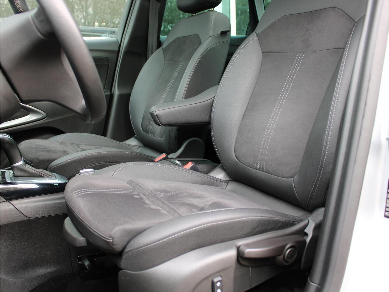 Opel Crossland 1.2T 130 Ultimate | Automaat | Navi / Trekhaak / Camera / Pano