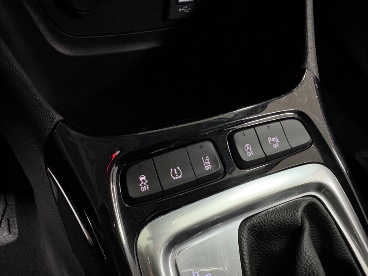 Opel Crossland 1.2 T Sport 130pk Navigatie PDC ECC PDC Camera LED